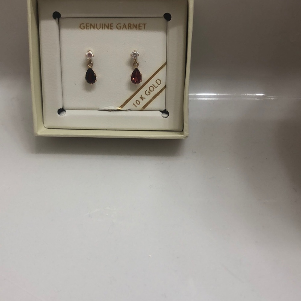 10k gold and garnet readings
